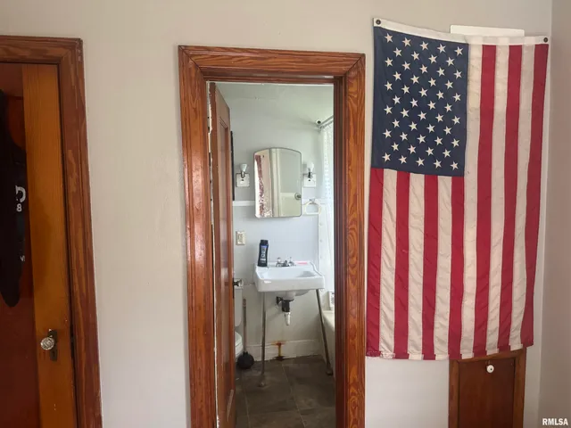 $155,900 | 205 South 6th Street, Mount Vernon, IL 62864