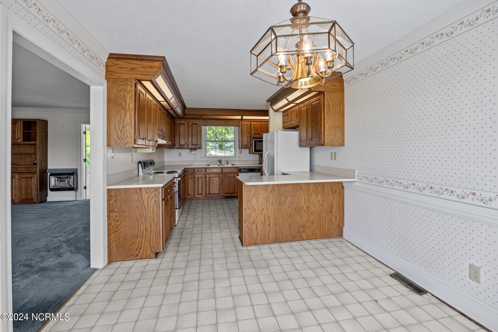734 Jesse T Bryan Road Kinston, NC 28504 - Photo 14 of 49 16-web-or-mls-470A6267