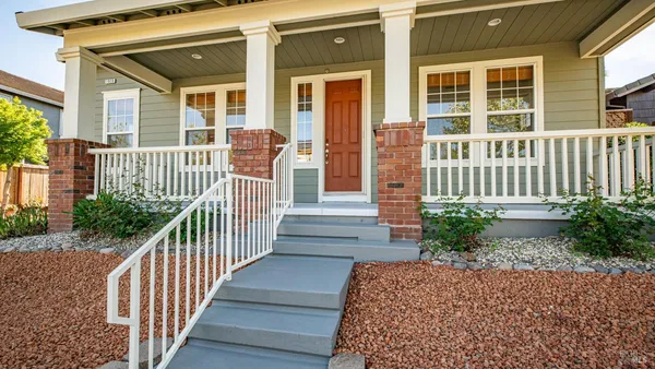 $1,050,000 | 1923 Lansdowne Way, Petaluma, CA 94954
