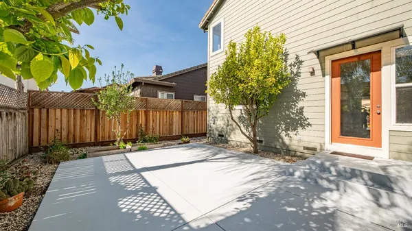 $1,050,000 | 1923 Lansdowne Way, Petaluma, CA 94954