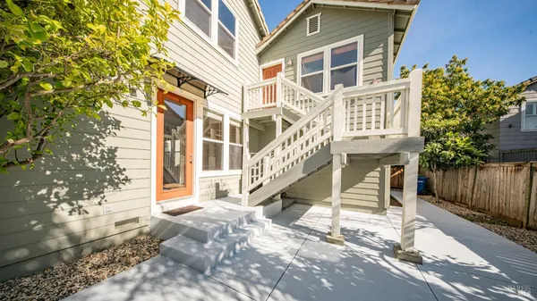 $1,050,000 | 1923 Lansdowne Way, Petaluma, CA 94954