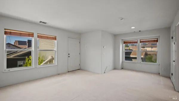 $1,050,000 | 1923 Lansdowne Way, Petaluma, CA 94954