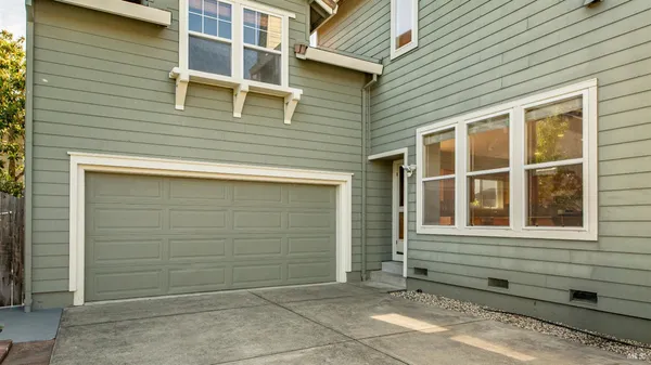 $1,050,000 | 1923 Lansdowne Way, Petaluma, CA 94954