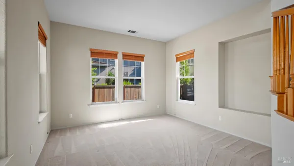 $1,050,000 | 1923 Lansdowne Way, Petaluma, CA 94954