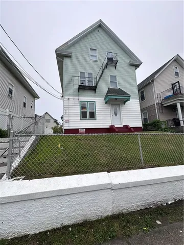 $1,750 | 72 Baldwin Street, Unit 2, Pawtucket, RI 02860