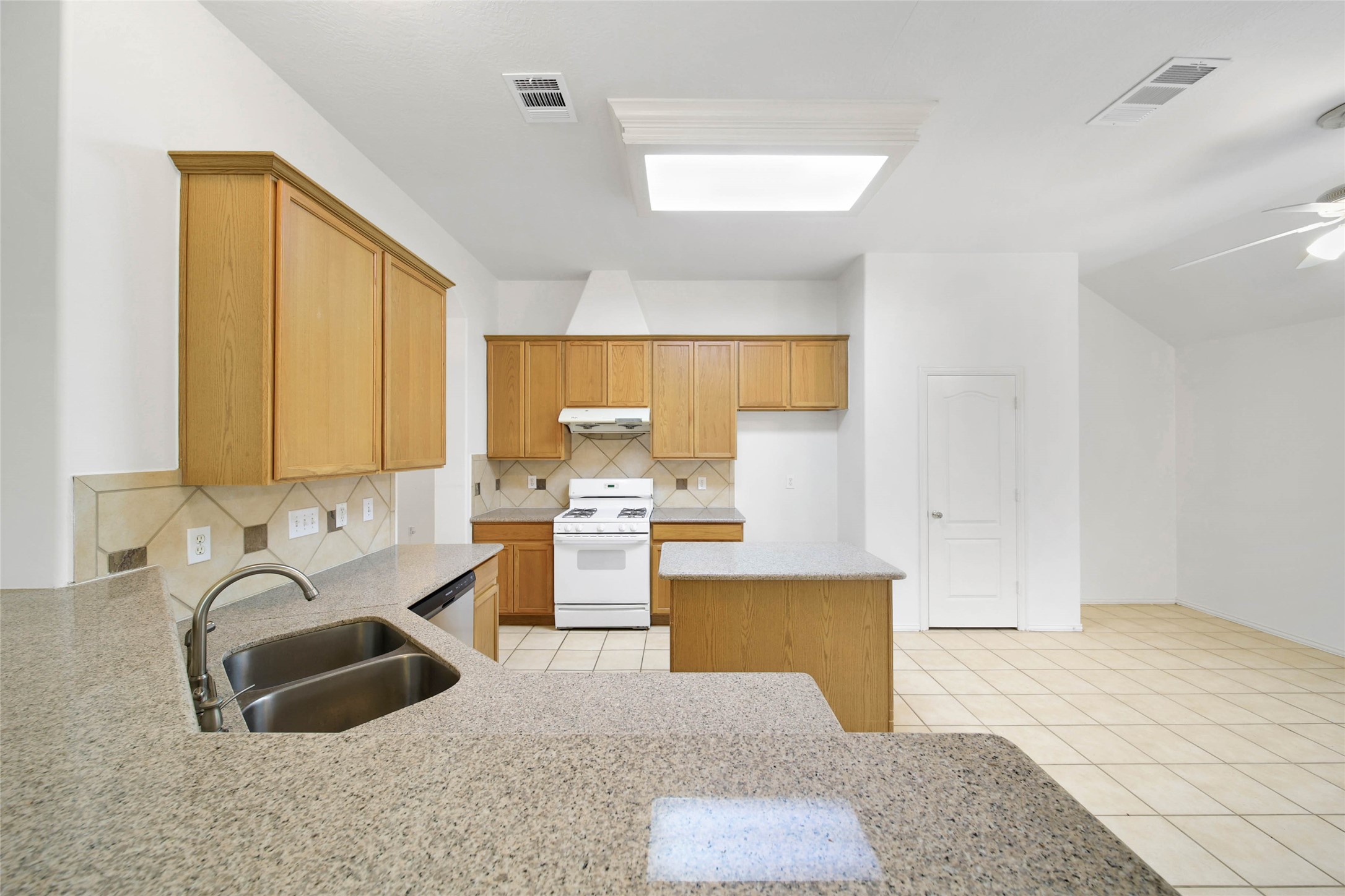 21406 Hannover Pines Drive Spring, TX 77388 - Photo 8 of 22 Kitchen