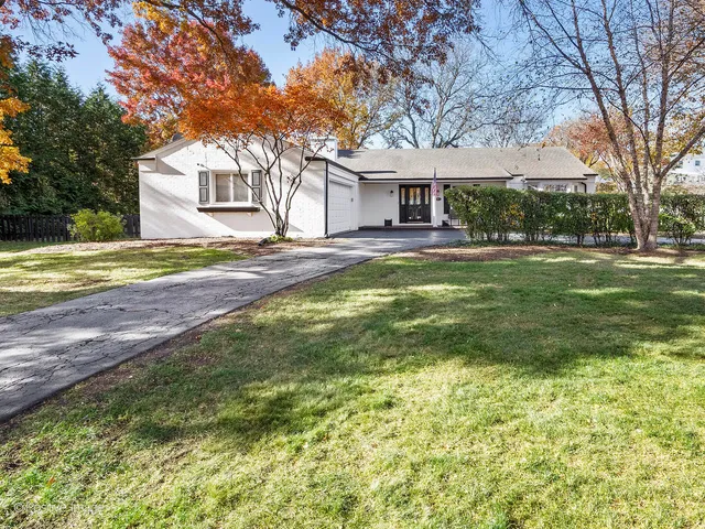 $725,000 | 2S386 Seneca Drive, Wheaton, IL 60189