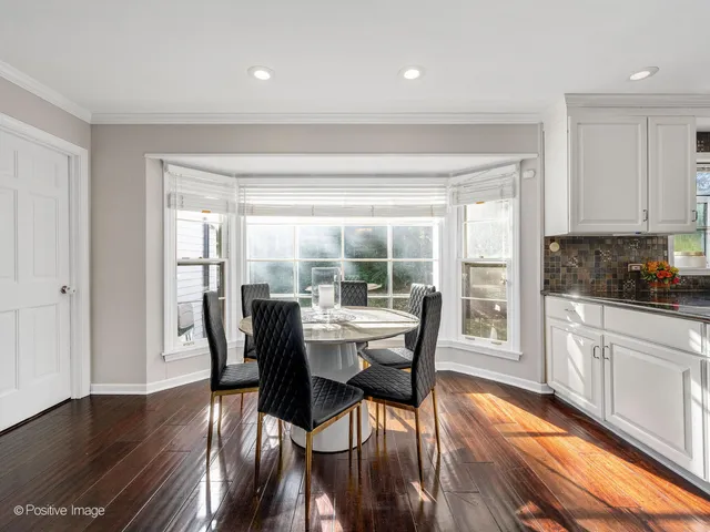 $725,000 | 2S386 Seneca Drive, Wheaton, IL 60189