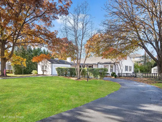 $725,000 | 2S386 Seneca Drive, Wheaton, IL 60189