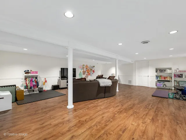 $725,000 | 2S386 Seneca Drive, Wheaton, IL 60189