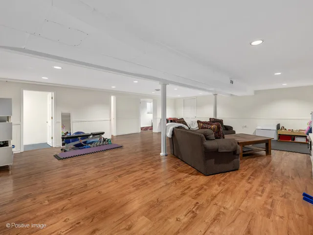 $725,000 | 2S386 Seneca Drive, Wheaton, IL 60189