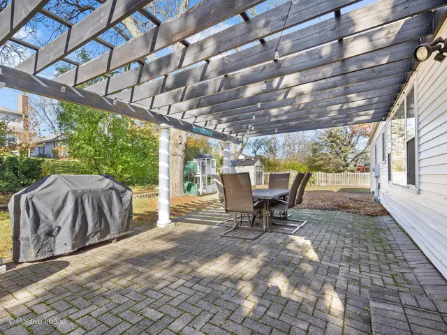 $725,000 | 2S386 Seneca Drive, Wheaton, IL 60189