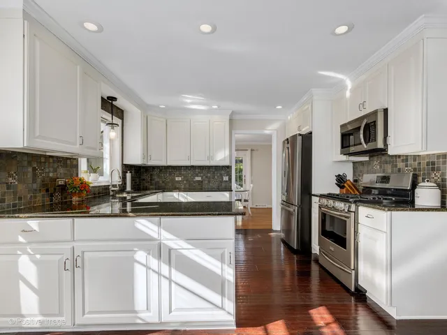 $725,000 | 2S386 Seneca Drive, Wheaton, IL 60189