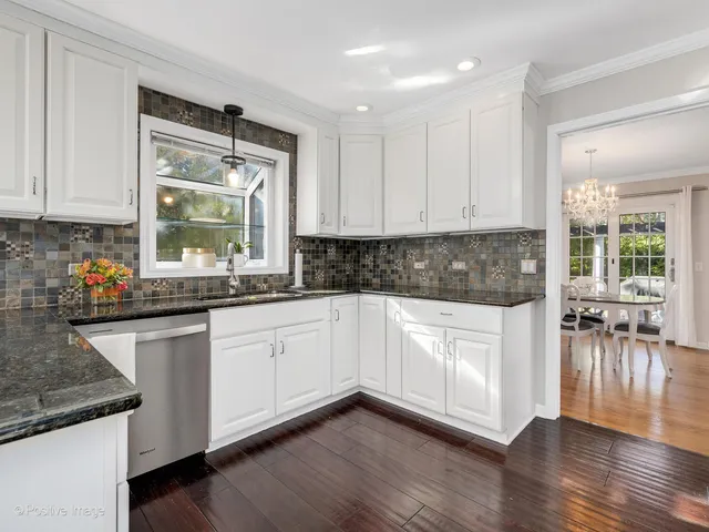 $725,000 | 2S386 Seneca Drive, Wheaton, IL 60189