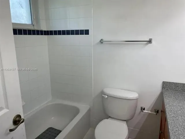 $2,600 | 5411 Southwest 41st Street, Unit 5411, Pembroke Park, FL 33023