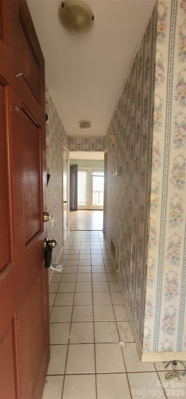 7882 Kinglet Road Connelly Springs, NC 28612 - Photo 6 of 40 a view of a hallway