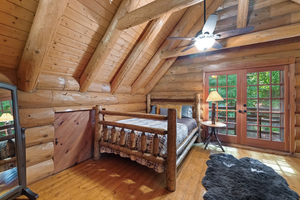 209 Stavanger Road Morganton, GA 30560 - Photo 17 of 39 a view of a hallway with staircase