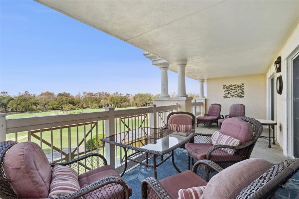 1356 Centre Ct Ridge Drive, Unit 202 Reunion, FL 34747 - Photo 33 of 67 a living room with furniture