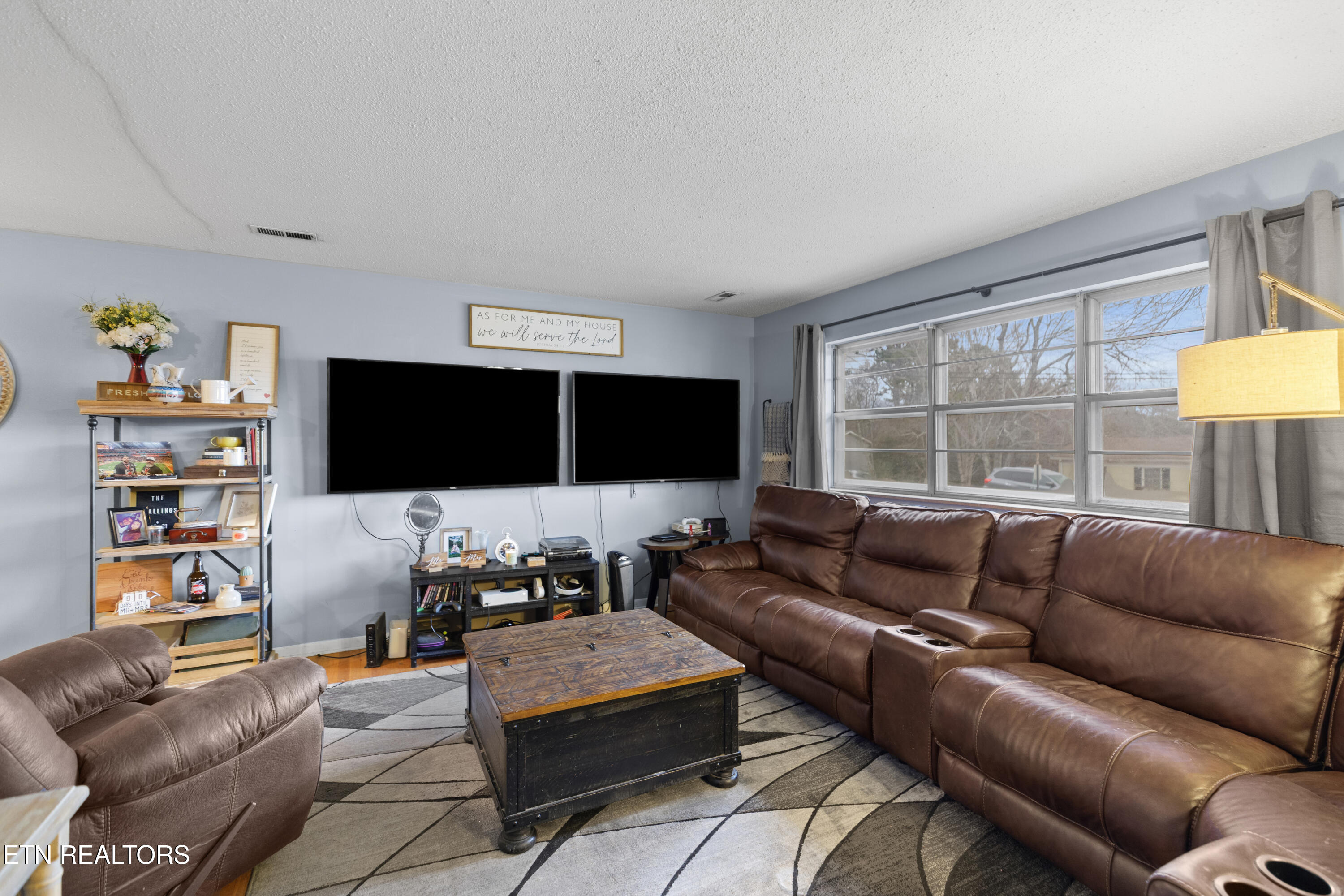 2205 Roundtree Road Knoxville, TN 37923 - Photo 3 of 14 019-2205RoundtreeRoad-Knoxville-TN-37923