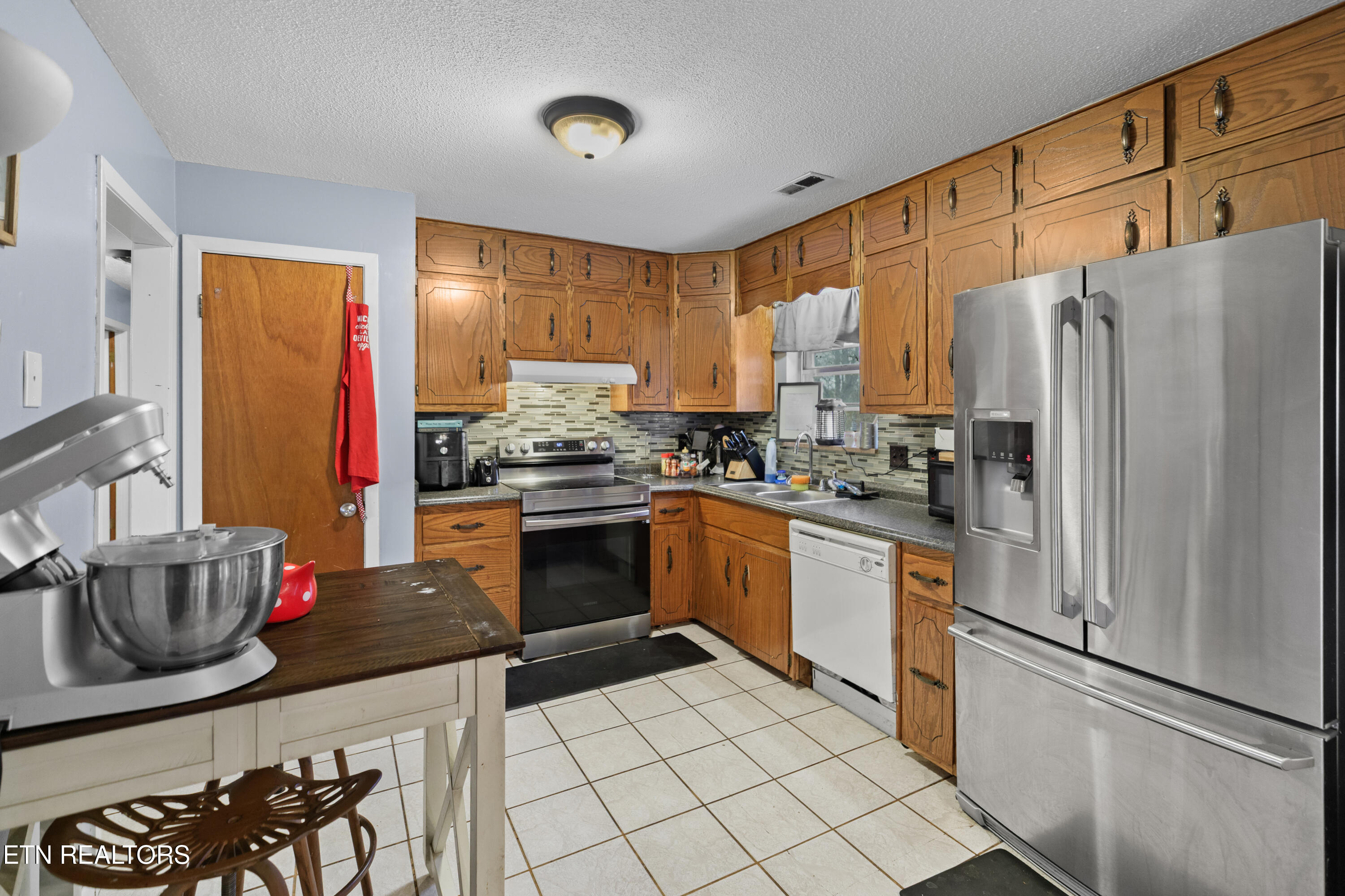 2205 Roundtree Road Knoxville, TN 37923 - Photo 4 of 14 022-2205RoundtreeRoad-Knoxville-TN-37923