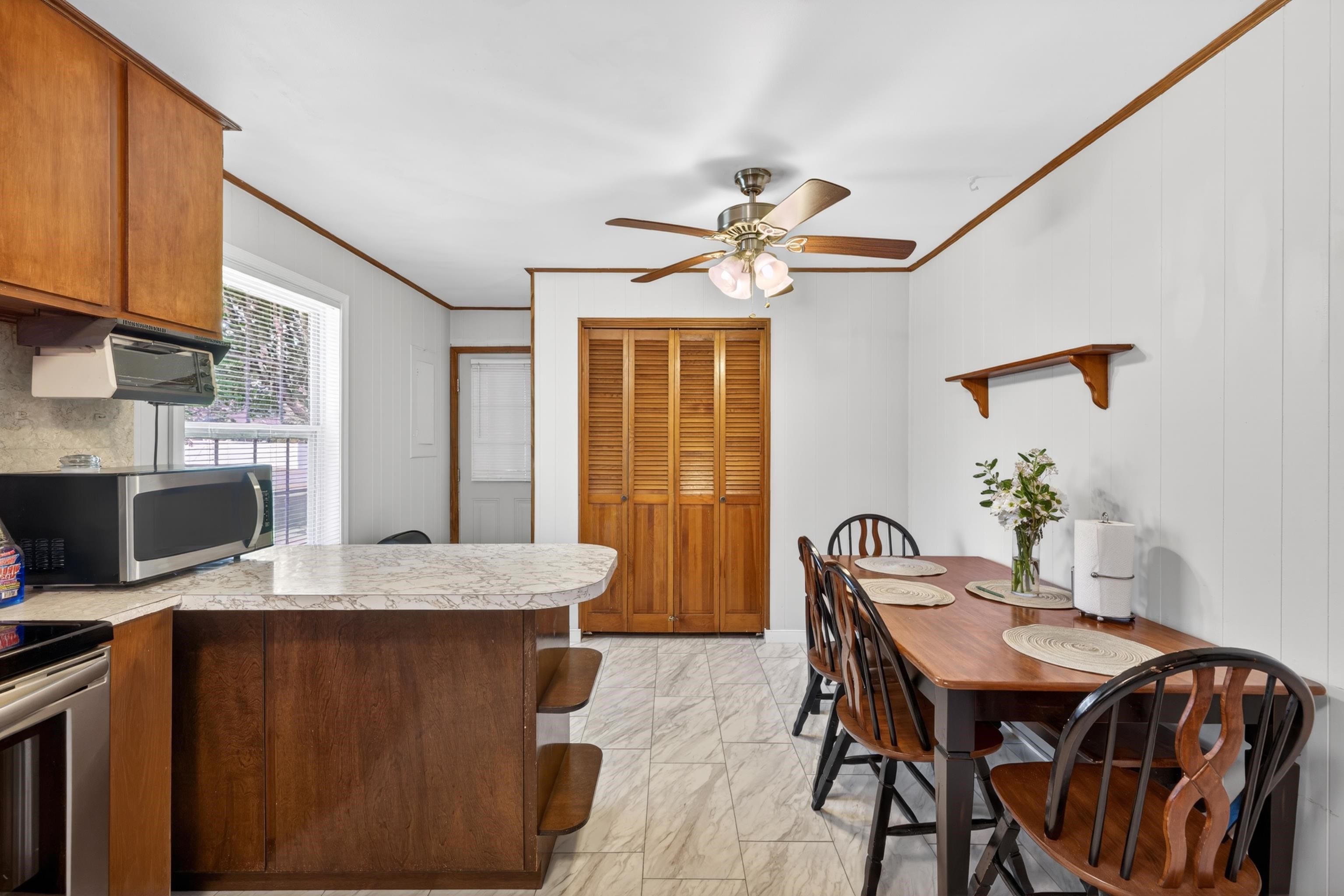 409 13th Street Grottoes, VA 24441 - Photo 17 of 61