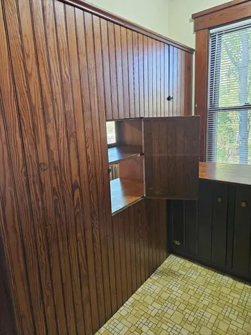 $2,100 | 263-265 Silver Street, Unit 263, Greenfield, MA 01301