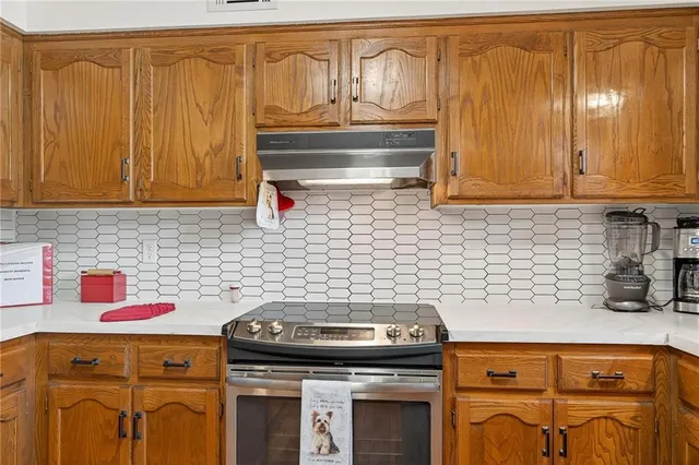 $380,000 | 636 East 108th Street, Kansas City, MO 64131