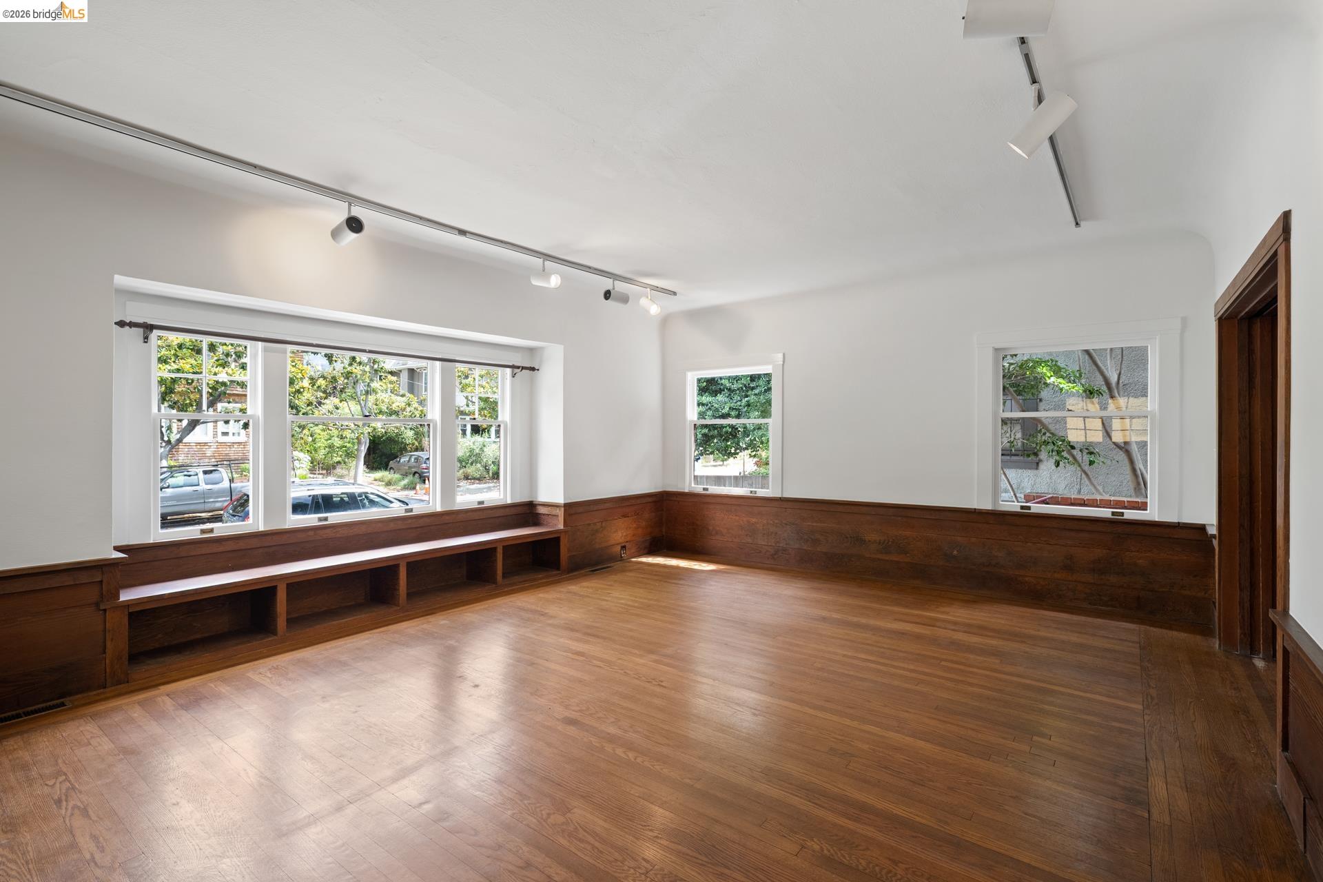2714 Woolsey Street Berkeley, CA 94705 - Photo 12 of 46