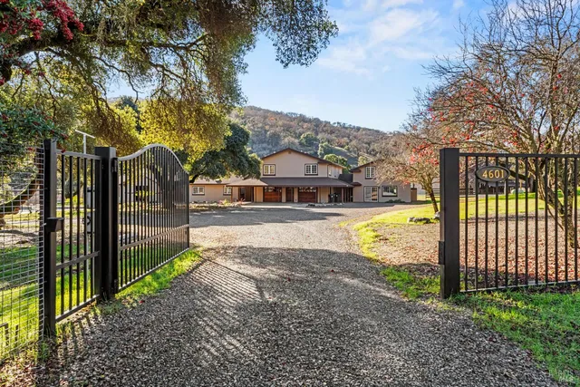 $2,300,000 | 4595-4601 Feliz Creek Road, Hopland, CA 95449