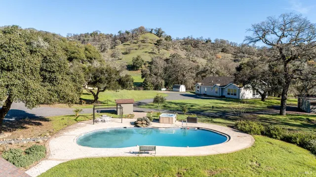 $2,300,000 | 4595-4601 Feliz Creek Road, Hopland, CA 95449