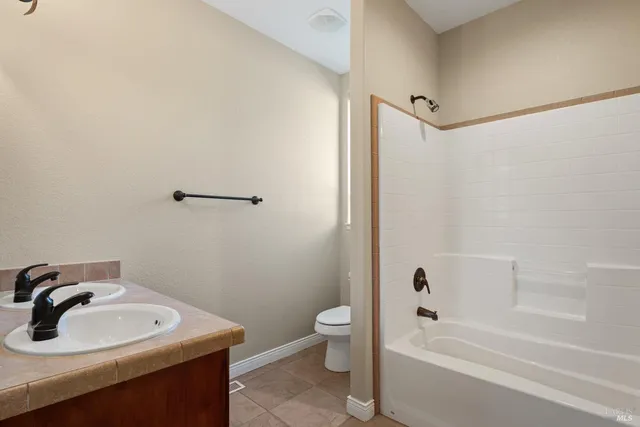 $2,300,000 | 4595-4601 Feliz Creek Road, Hopland, CA 95449