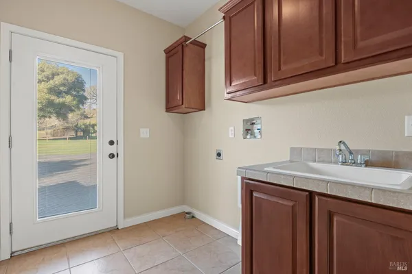 $2,300,000 | 4595-4601 Feliz Creek Road, Hopland, CA 95449