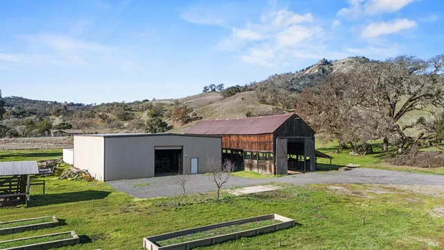 $2,300,000 | 4595-4601 Feliz Creek Road, Hopland, CA 95449