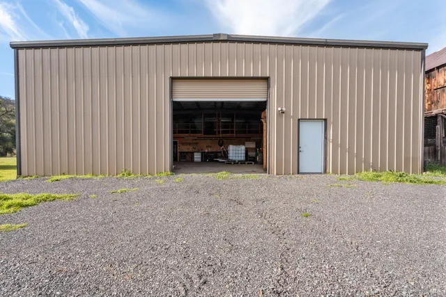 $2,300,000 | 4595-4601 Feliz Creek Road, Hopland, CA 95449