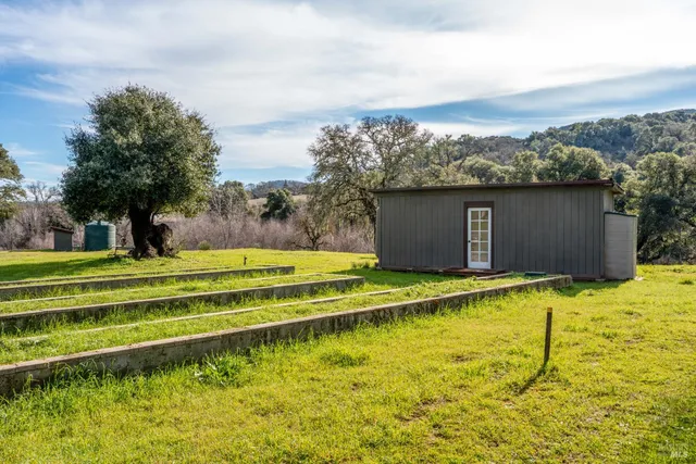 $2,300,000 | 4595-4601 Feliz Creek Road, Hopland, CA 95449