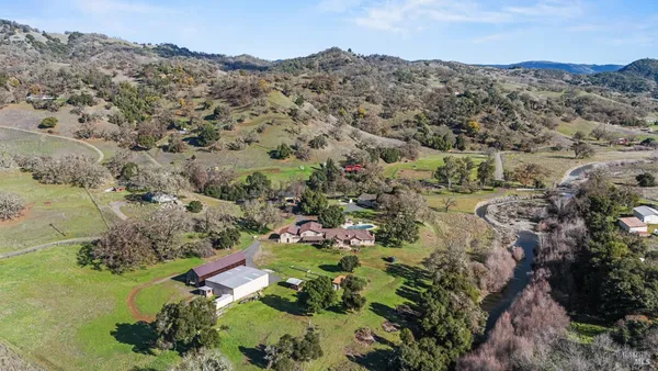 $2,300,000 | 4595-4601 Feliz Creek Road, Hopland, CA 95449