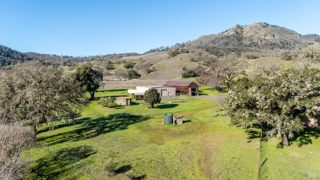 $2,300,000 | 4595-4601 Feliz Creek Road, Hopland, CA 95449