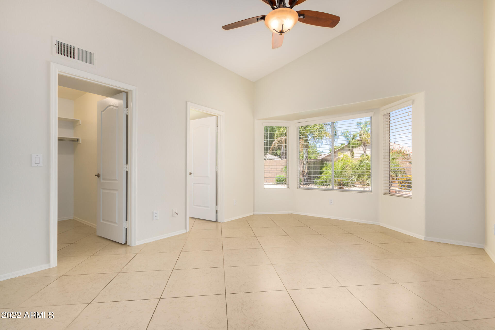 9924 West Burnett Road Peoria, AZ 85382 - Photo 12 of 24 14-Burnett