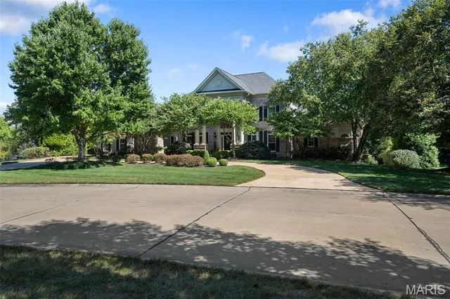 $1,425,000 | 17702 Horse Creek Court, Chesterfield, MO 63005