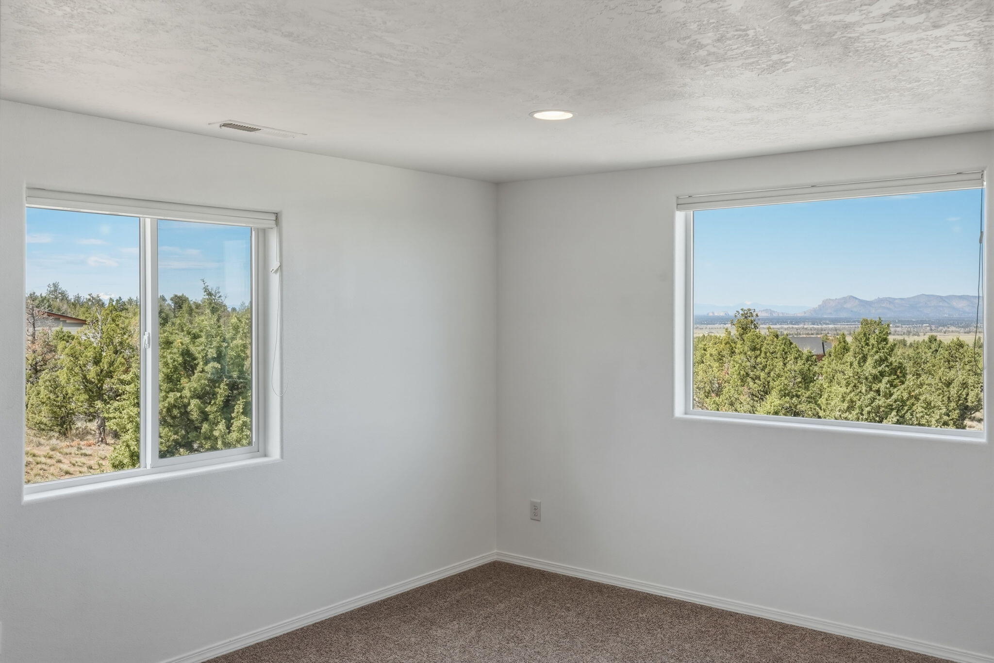 9444 Southwest Copper Road Powell Butte, OR 97753 - Photo 33 of 49 23-web-or-mls-Riley_Visuals_023
