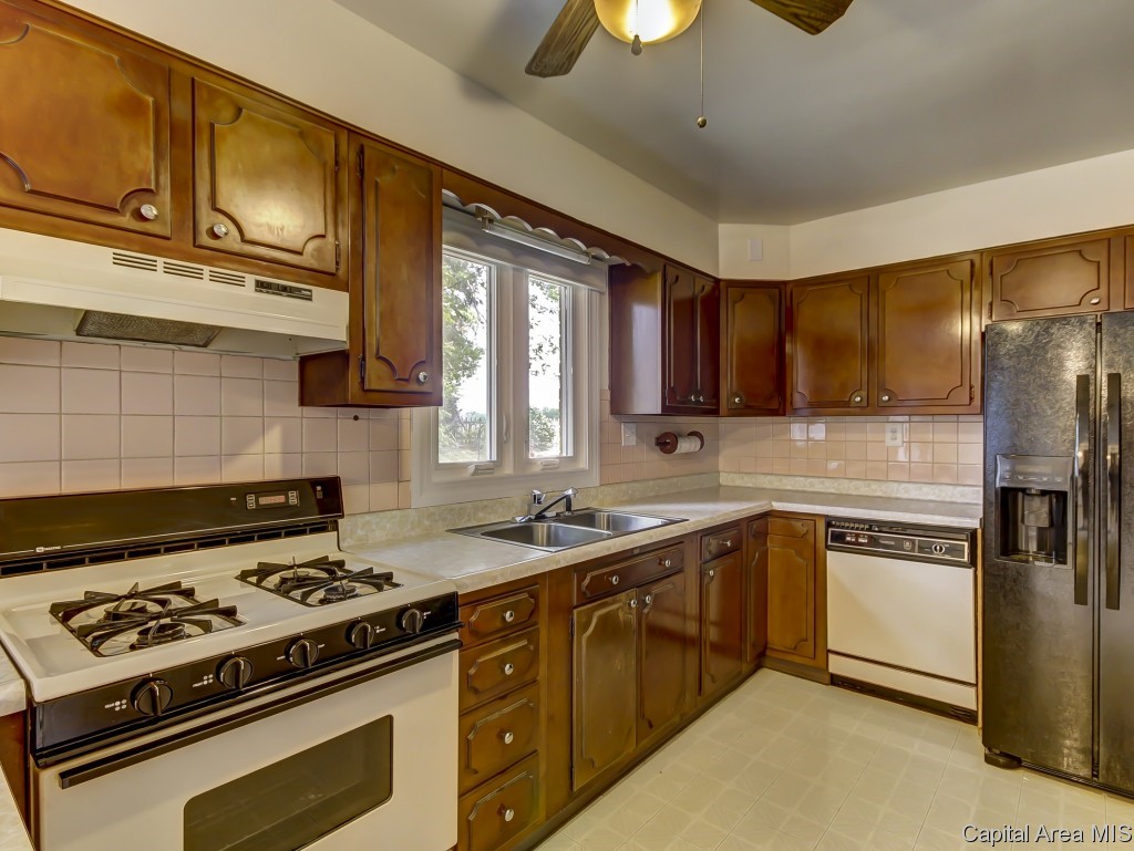 41 Pinto Drive Springfield, IL 62702 - Photo 11 of 36