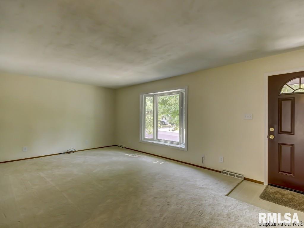 41 Pinto Drive Springfield, IL 62702 - Photo 2 of 36