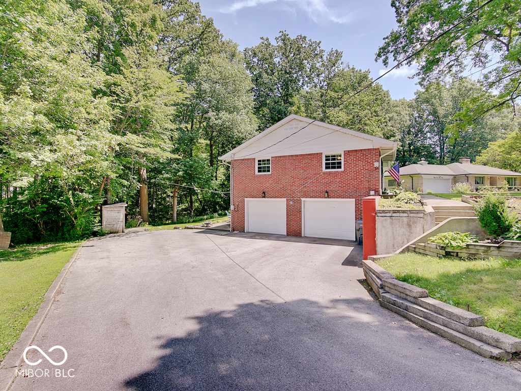3639 Pinecrest Road Indianapolis, IN 46234 - Photo 4 of 39