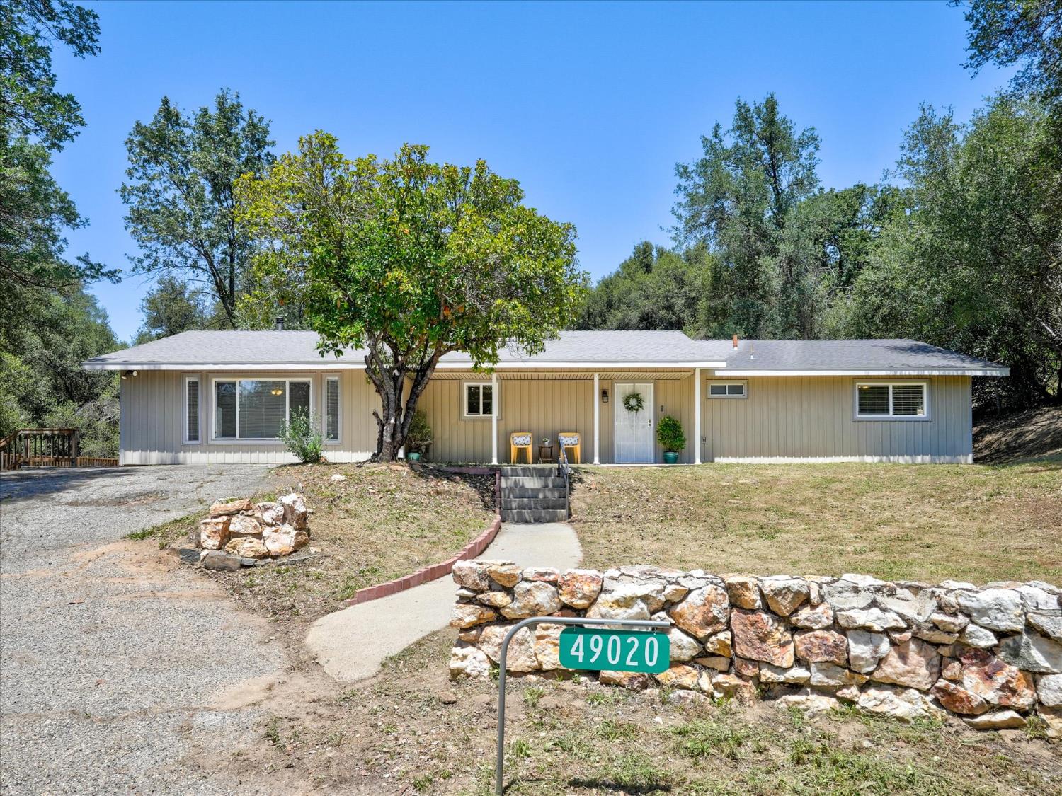49020 Manzanita Road Oakhurst, CA 93644 - Photo 2 of 61