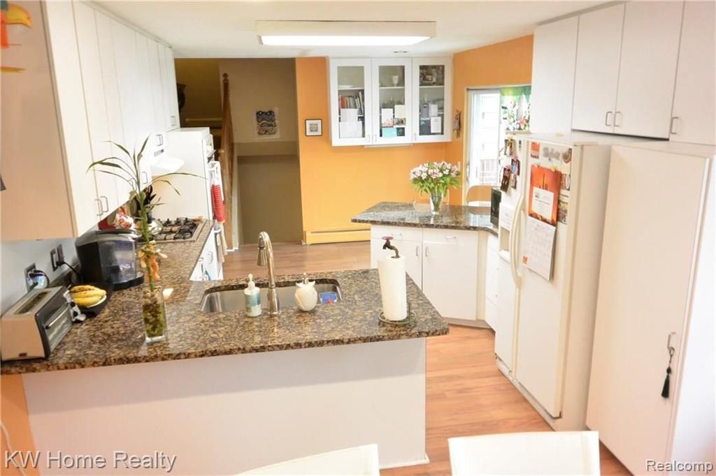 32106 Red Clover Road Farmington Hills, MI 48334 - Photo 17 of 40