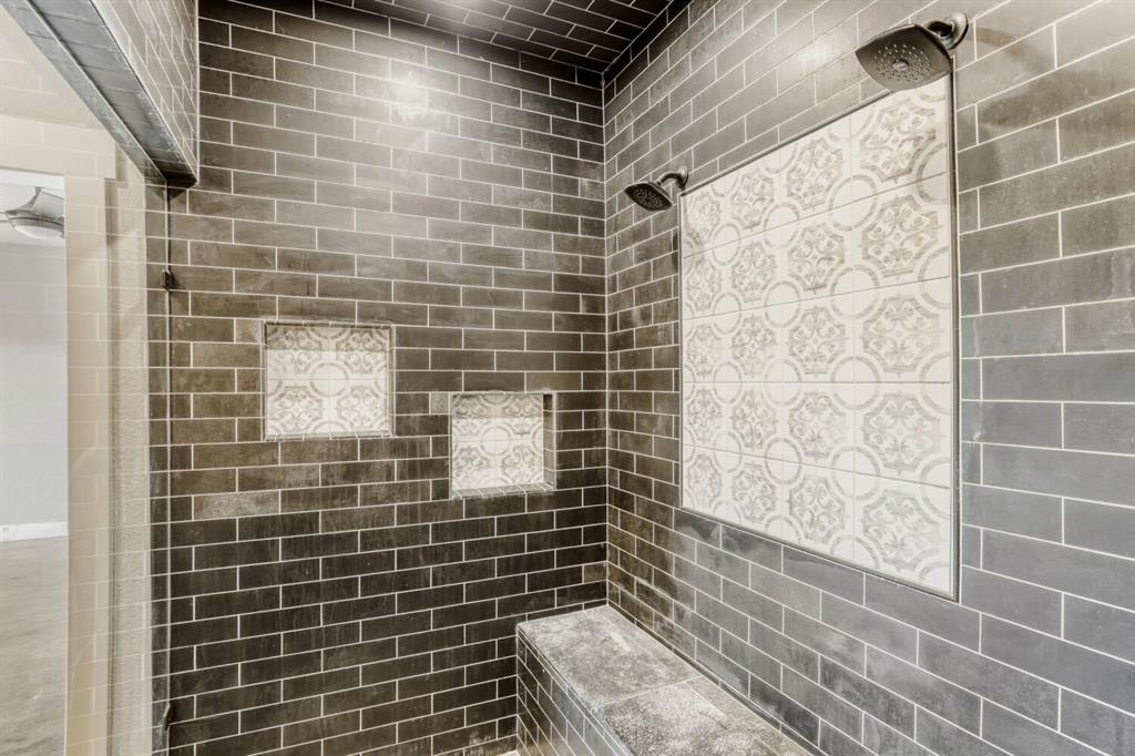 2515 County 141 Road Kaufman, TX 75142 - Photo 16 of 38 2 person shower with seating and built in alcoves