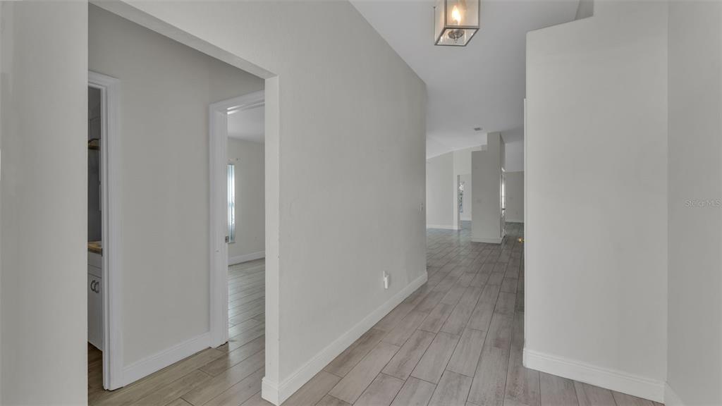 6847 Shadow Cast Lane Lakeland, FL 33813 - Photo 5 of 46