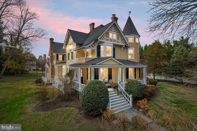 $2,995,000 | 10400 Montgomery Avenue, Kensington, MD 20895