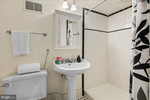 $2,995,000 | 10400 Montgomery Avenue, Kensington, MD 20895