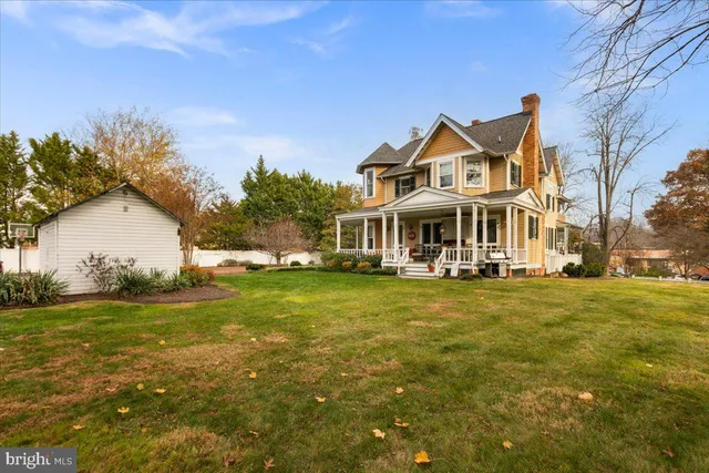 $2,995,000 | 10400 Montgomery Avenue, Kensington, MD 20895